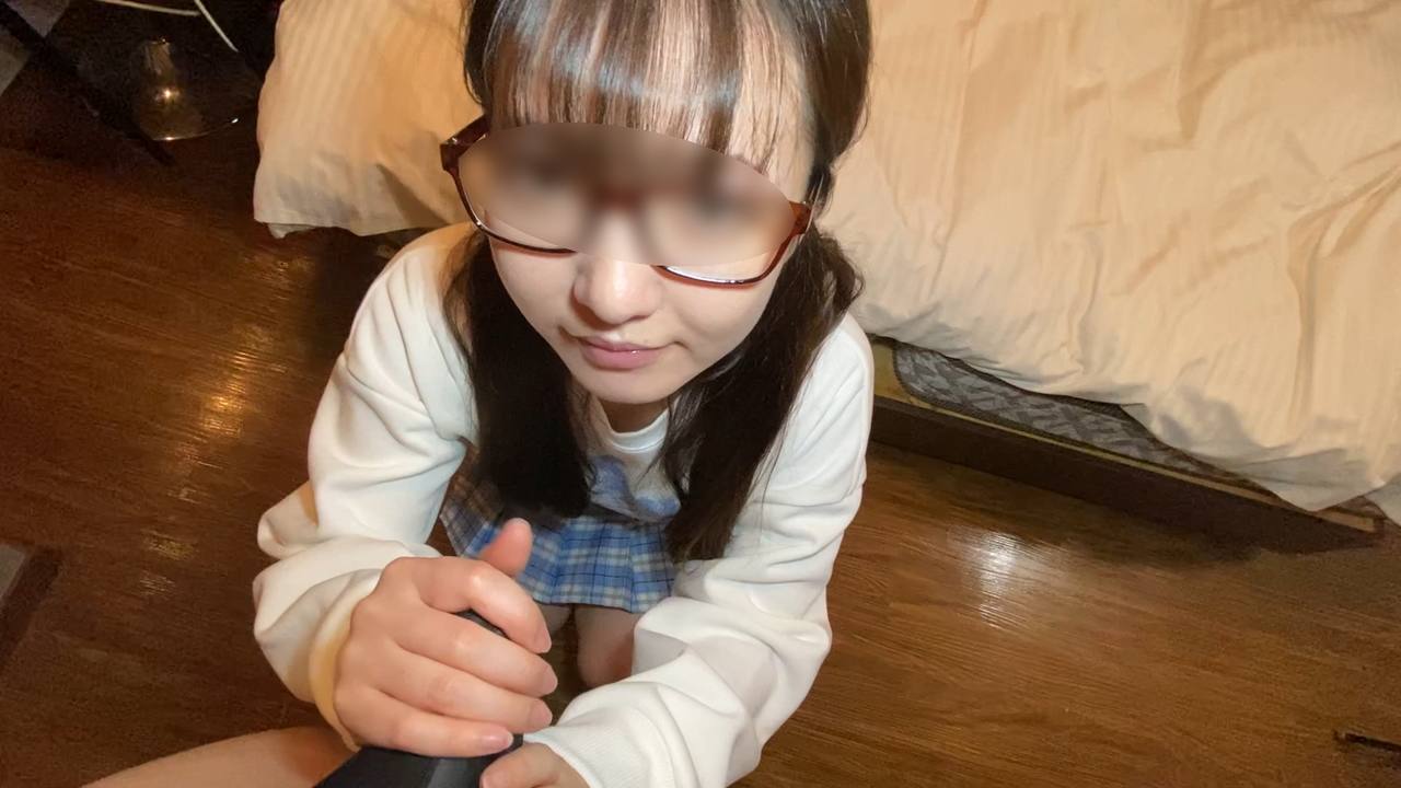 FC2PPV 4827213 [Second Edition] POV Video Of A Serious Black-Haired Girl With Glasses, Wearing Casual Clothes And A Sports Bra