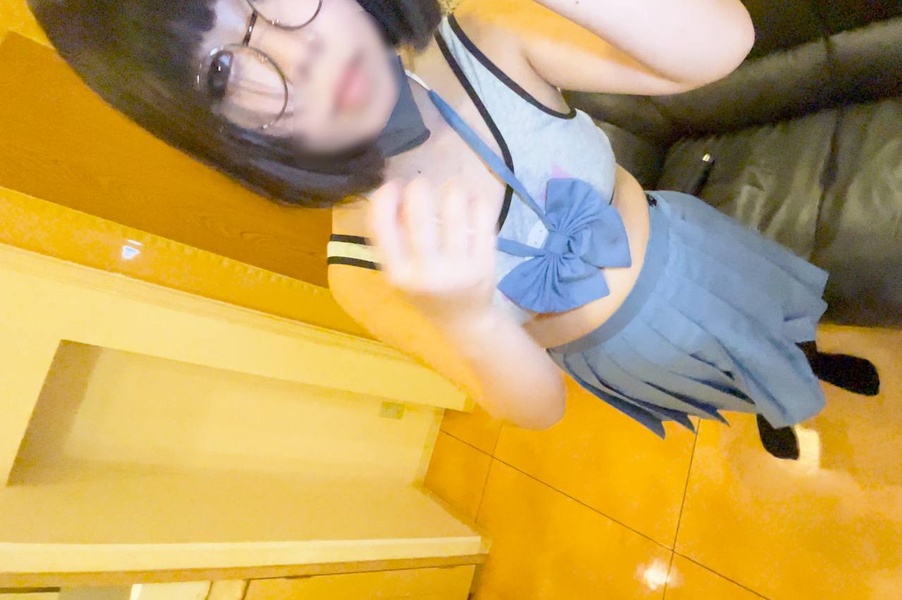 FC2PPV 4838889 [Part 4] A Devilish Beauty With Glasses Gets Raw Sex While Still In Her Uniform