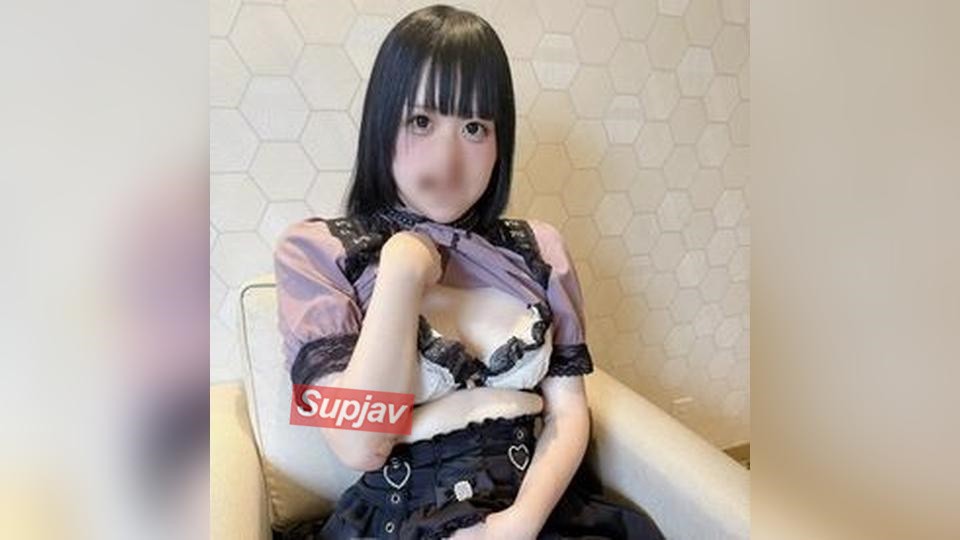 FC2PPV 4939501 A 19-year-old Black-haired Concept Cafe Girl Who’s Better At Sucking Cocks Than Chatting ♥ Her 
