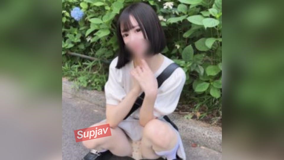 FC2PPV 4941025 *R-18 [Extreme] Outdoor Sex With A Popular Concept Cafe Waitress Who Has A Super Petite 
